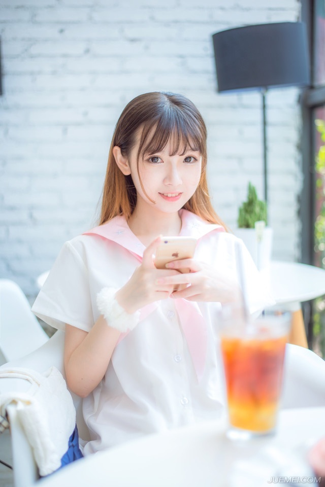 我们有三种朋友：爱我们的，对我们不感兴趣的，还有恨我们的。